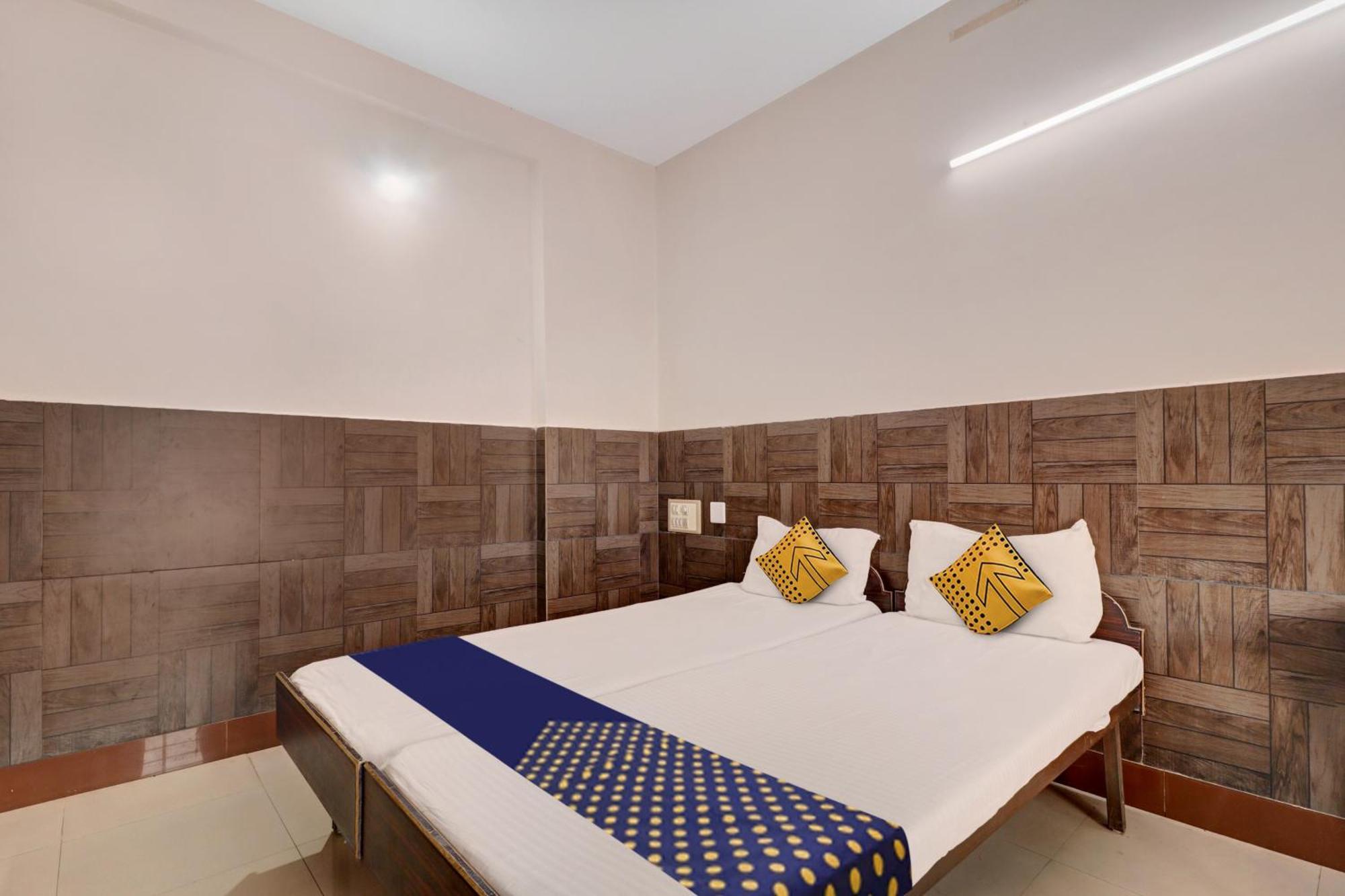 Spot On Ganga Yatri Nivas Hotel Gundlupet Buitenkant foto