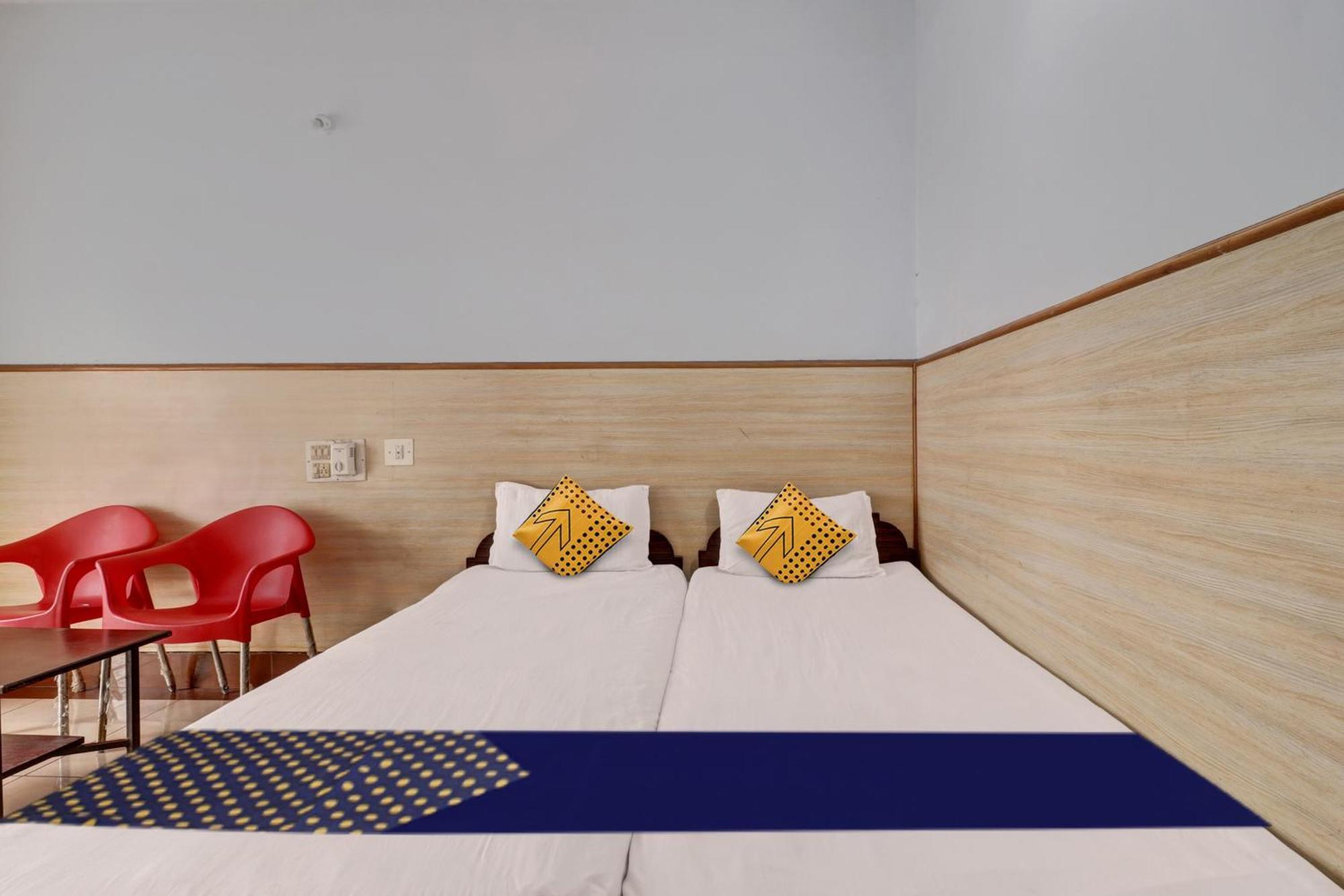 Spot On Ganga Yatri Nivas Hotel Gundlupet Buitenkant foto