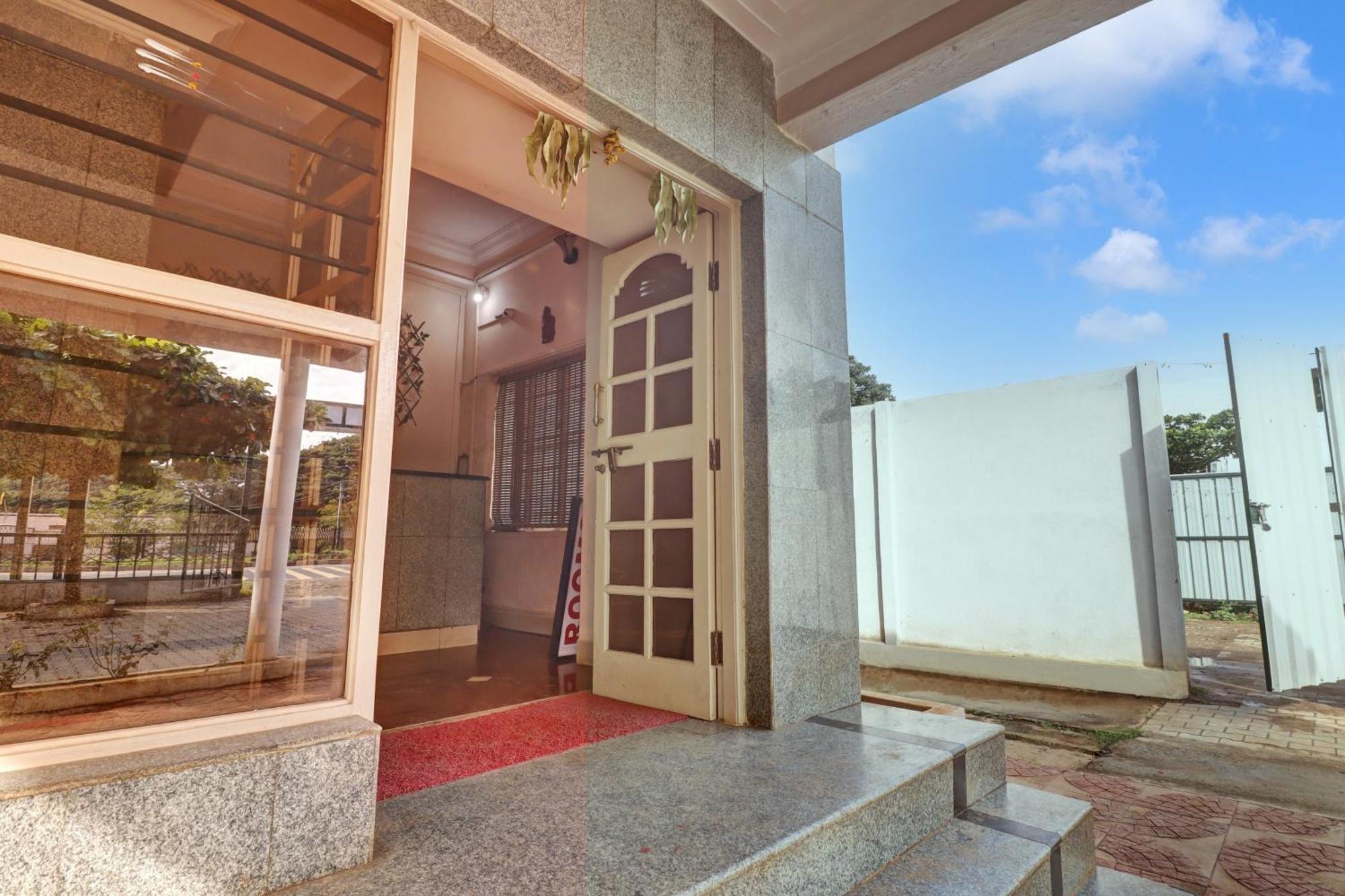 Spot On Ganga Yatri Nivas Hotel Gundlupet Buitenkant foto