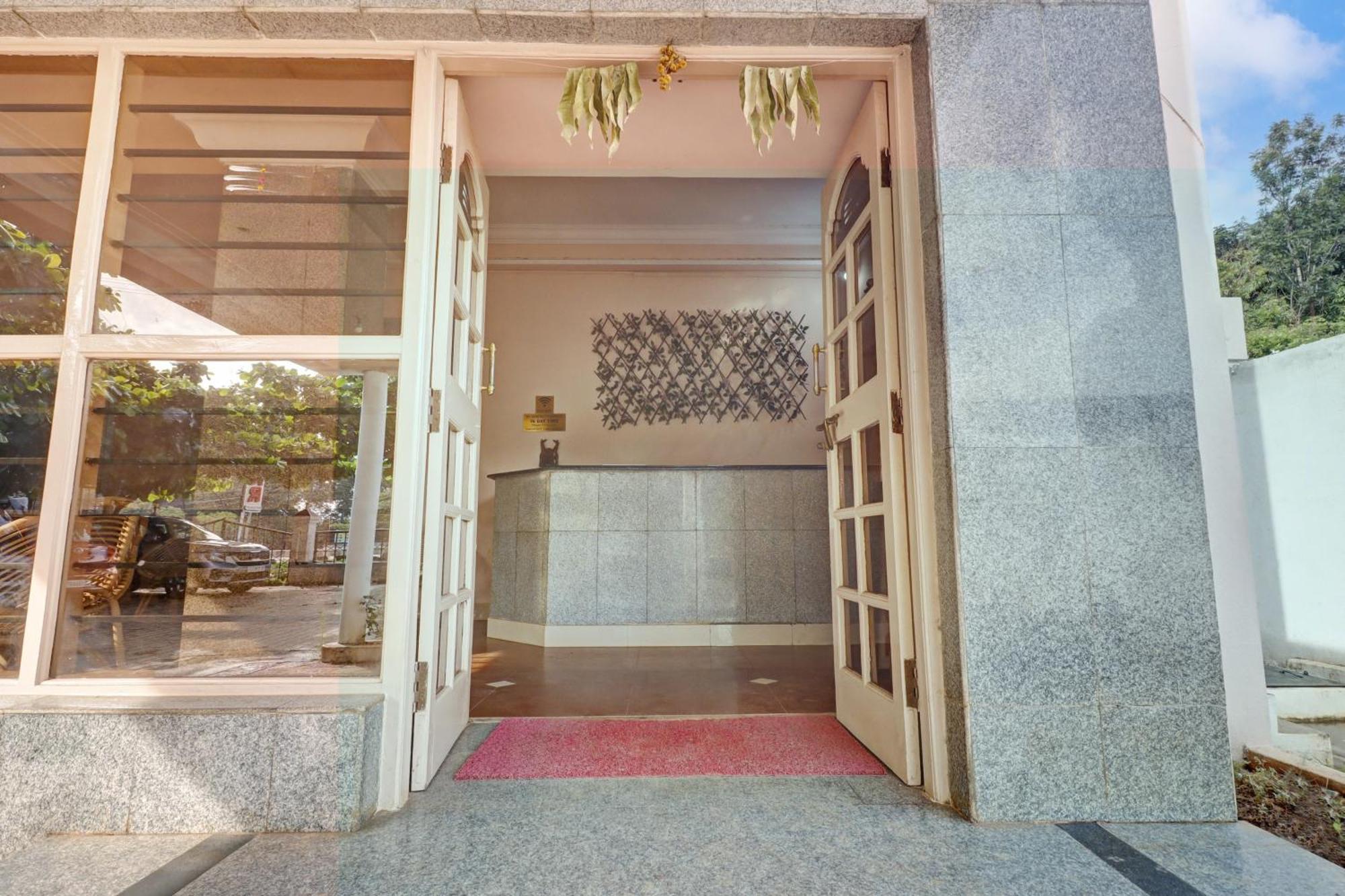 Spot On Ganga Yatri Nivas Hotel Gundlupet Buitenkant foto